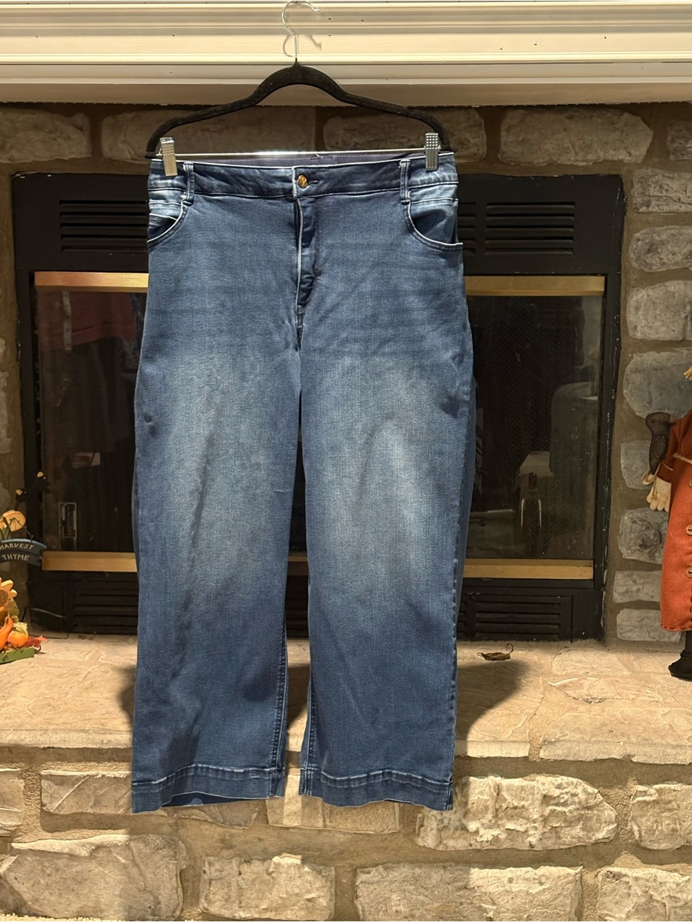 Draper James medium blue cropped straight-leg jeans